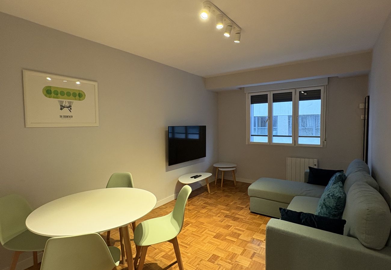 Apartamento en Gijón - 1A143 Amplio apartamento junto a la playa con masc