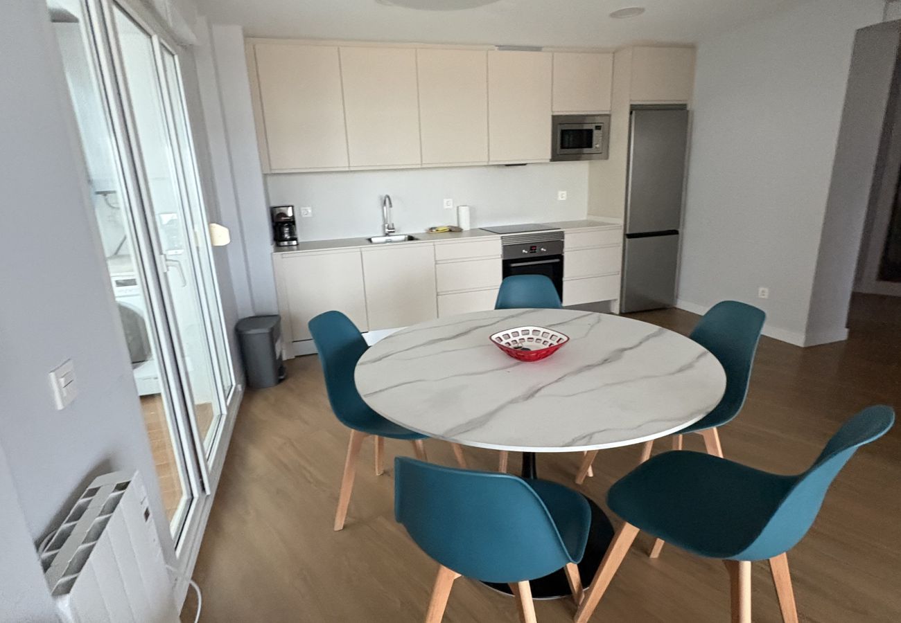 Apartamento en Gijón - 1B143 Amplio moderno 3 dormitorios  primera linea