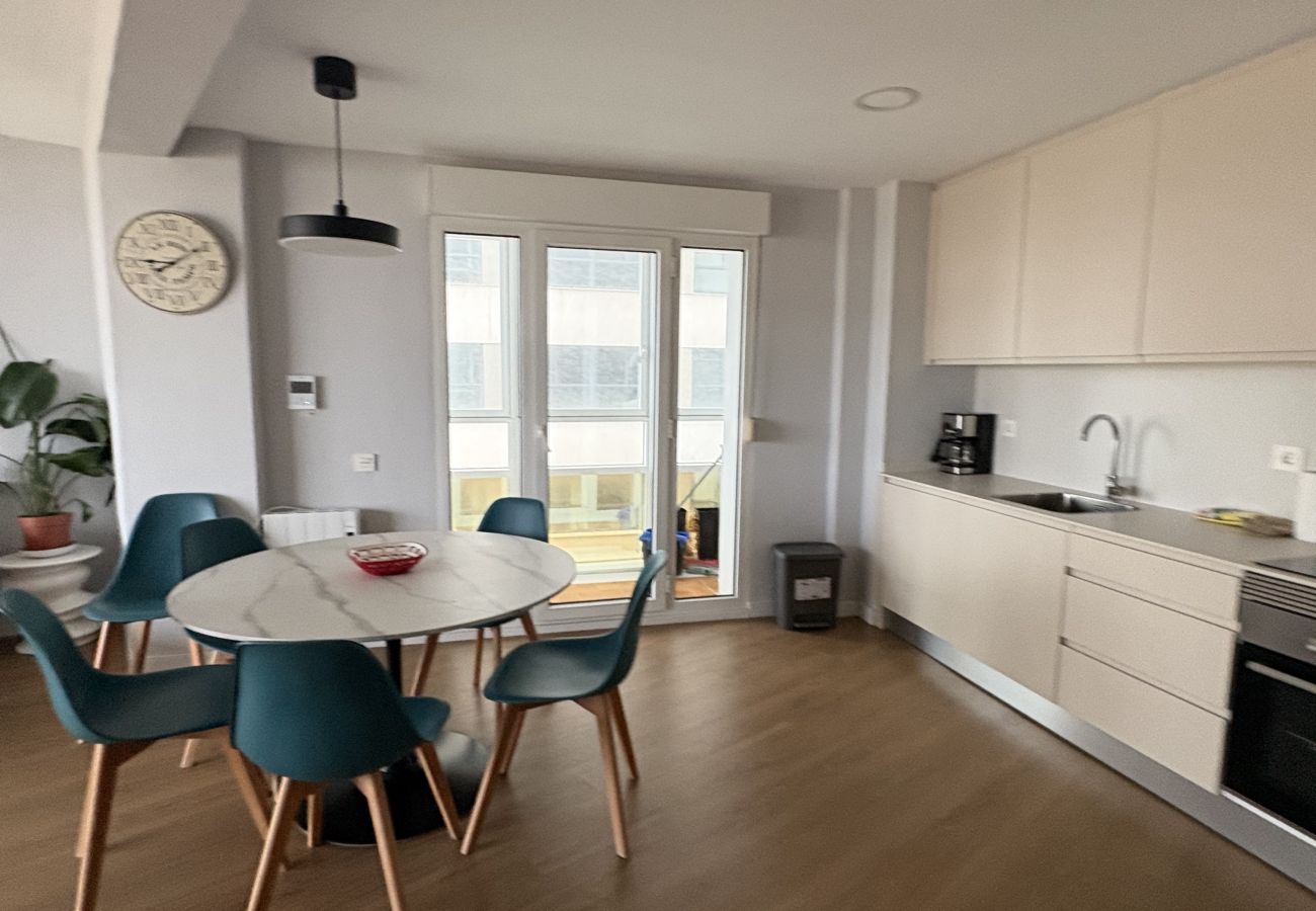 Apartamento en Gijón - 1B143 Amplio moderno 3 dormitorios  primera linea