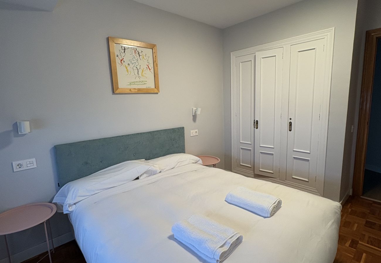 Apartamento en Gijón - 1B143 Amplio moderno 3 dormitorios  primera linea