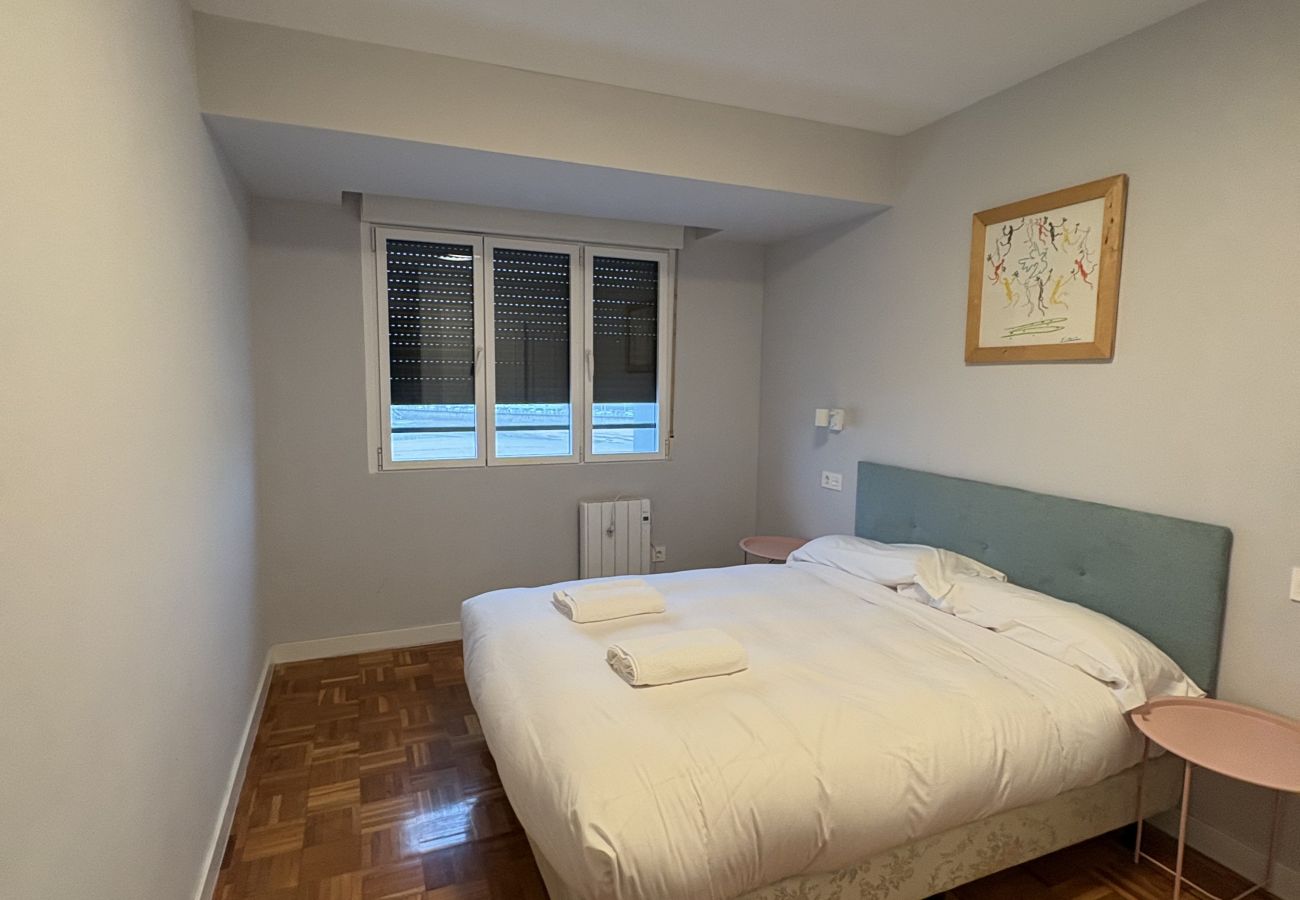 Apartamento en Gijón - 1B143 Amplio moderno 3 dormitorios  primera linea