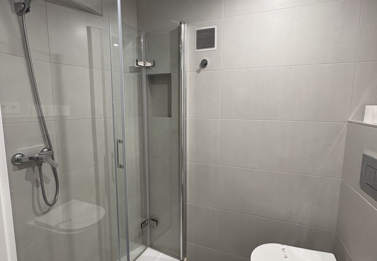 Apartamento en Gijón - 1B143 Amplio moderno 3 dormitorios  primera linea