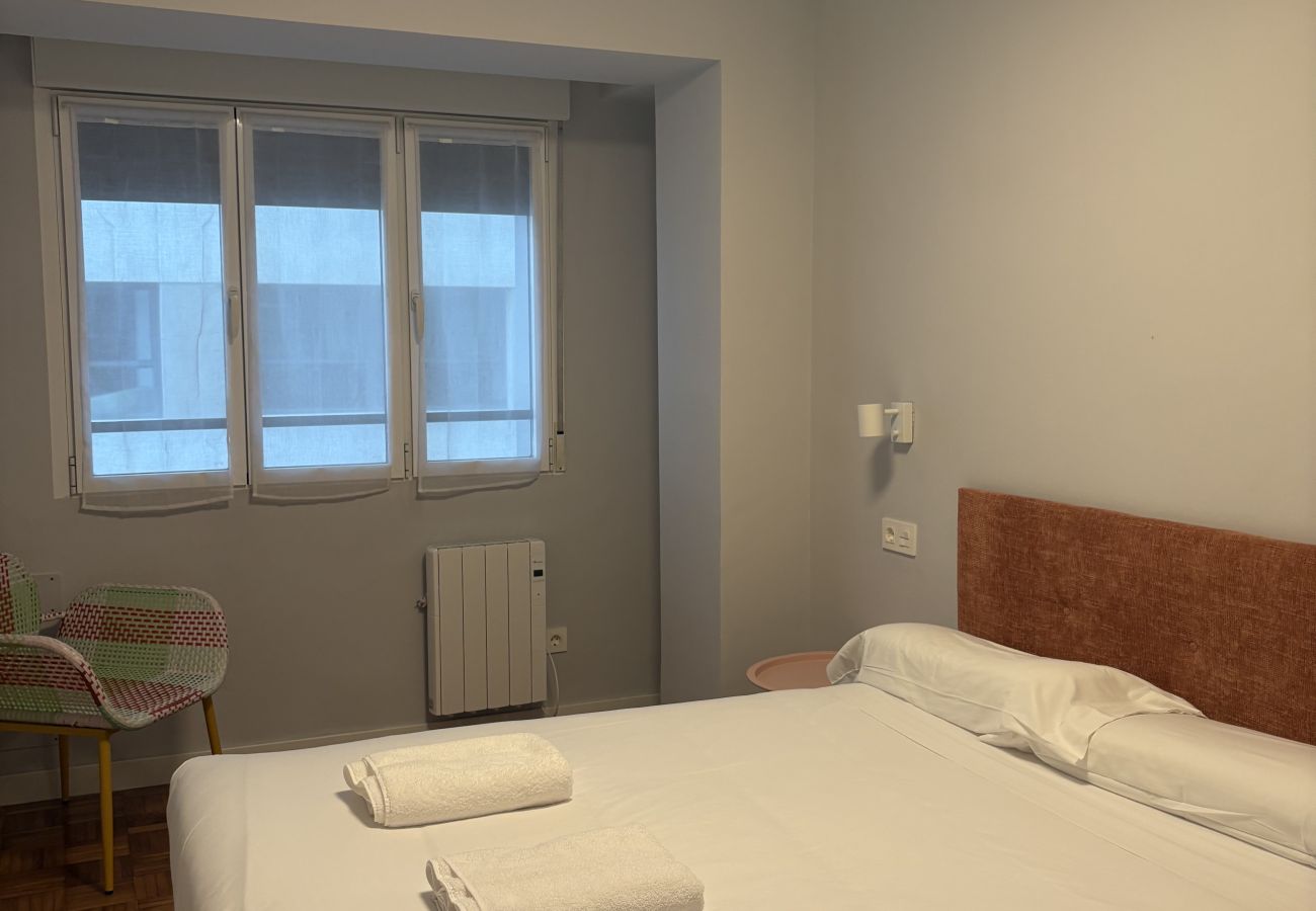 Apartamento en Gijón - 1B143 Amplio moderno 3 dormitorios  primera linea