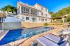 Villa en Marbella - 3077 Luxury Villa with Pool and Views in Elviria,