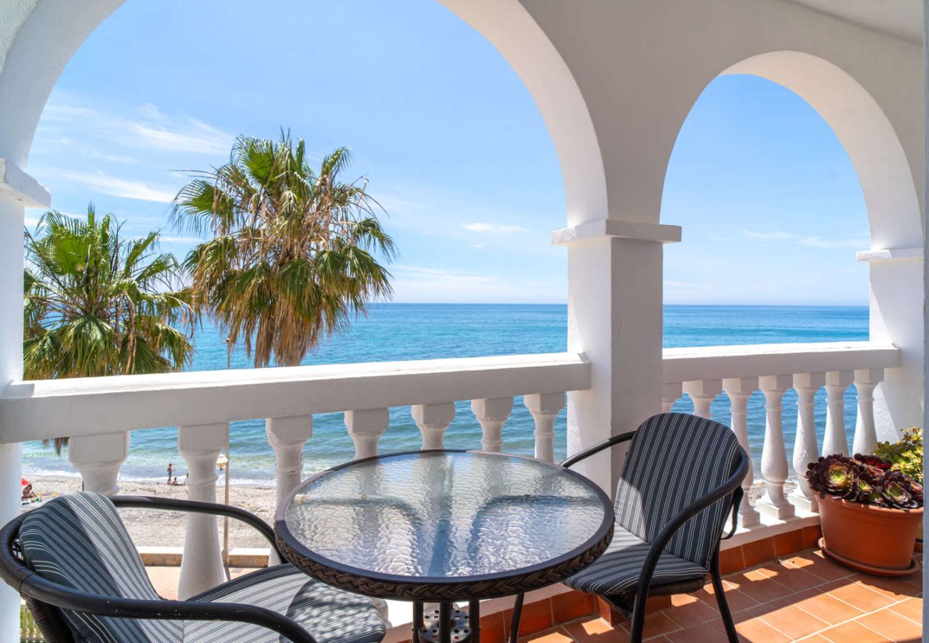 Apartamento en Nerja - Stella Maris Beachfront 2J by Casasol