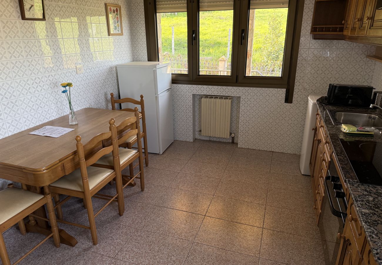 Casa en Villaviciosa - 210A Casa Linares Amplia casa en Villaviciosa