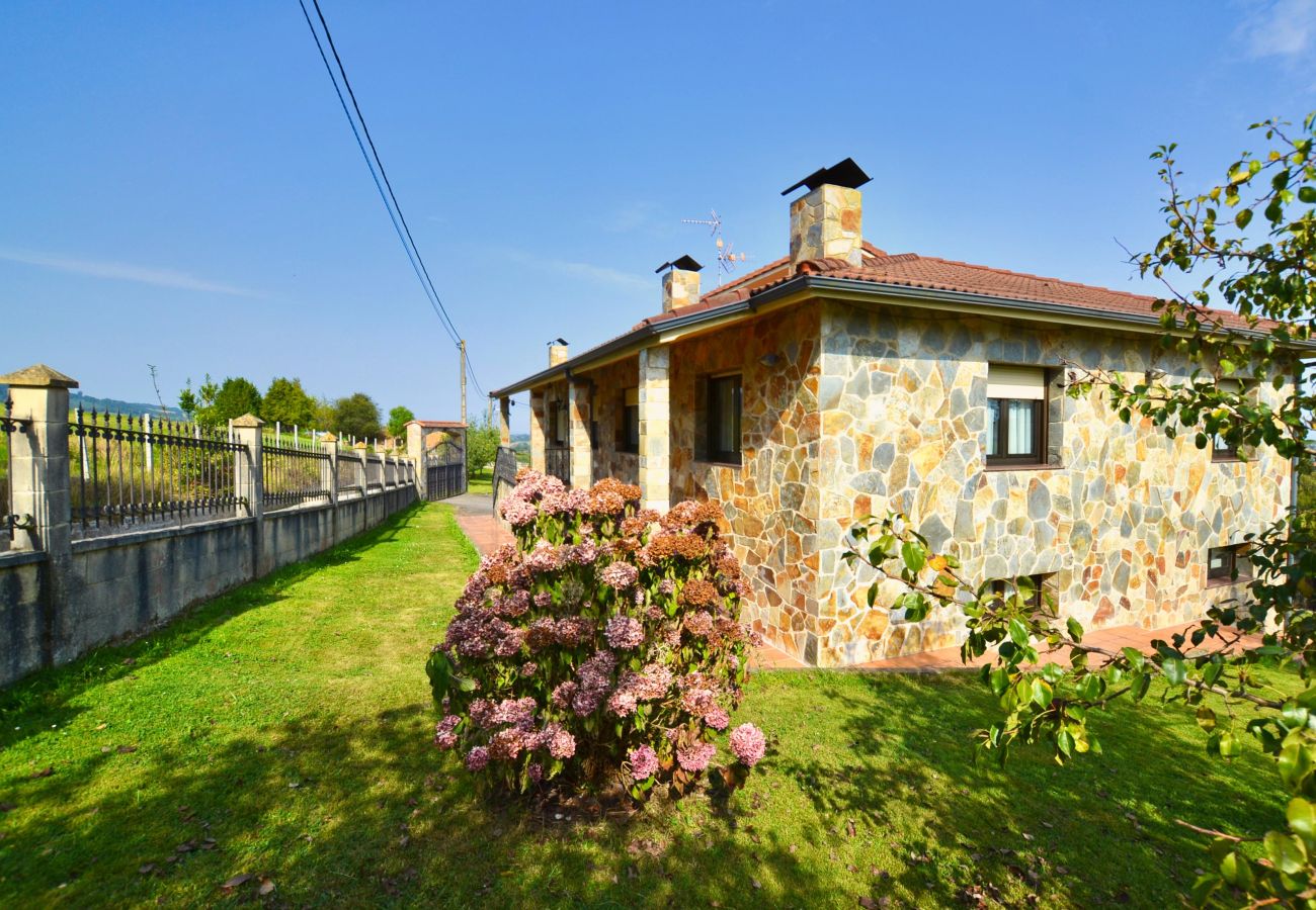 Casa en Villaviciosa - 210A Casa Linares Amplia casa en Villaviciosa Casa en Villaviciosa - 210A Casa Linares Amplia casa en Villaviciosa