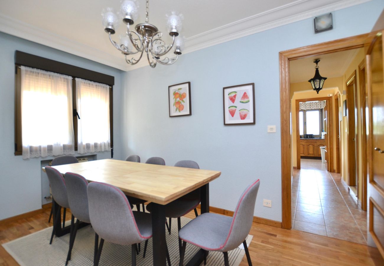 Casa en Villaviciosa - 210A Casa Linares Amplia casa en Villaviciosa Casa en Villaviciosa - 210A Casa Linares Amplia casa en Villaviciosa