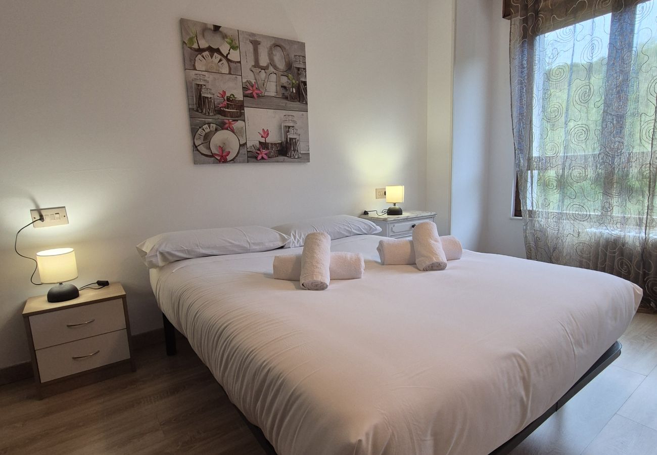 Apartamento en Langreo - 33A02 Amplio Apartamento en Tuilla