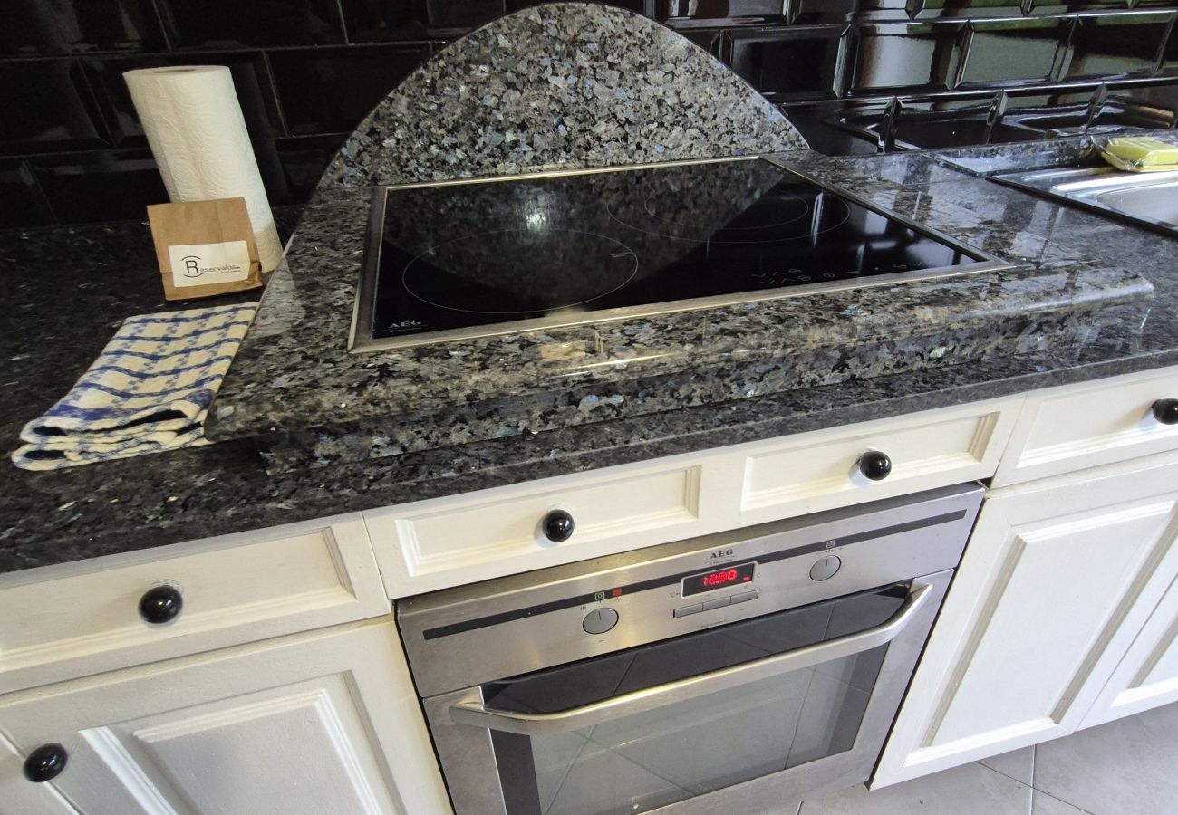 Apartamento en Langreo - 33A02 Amplio Apartamento en Tuilla