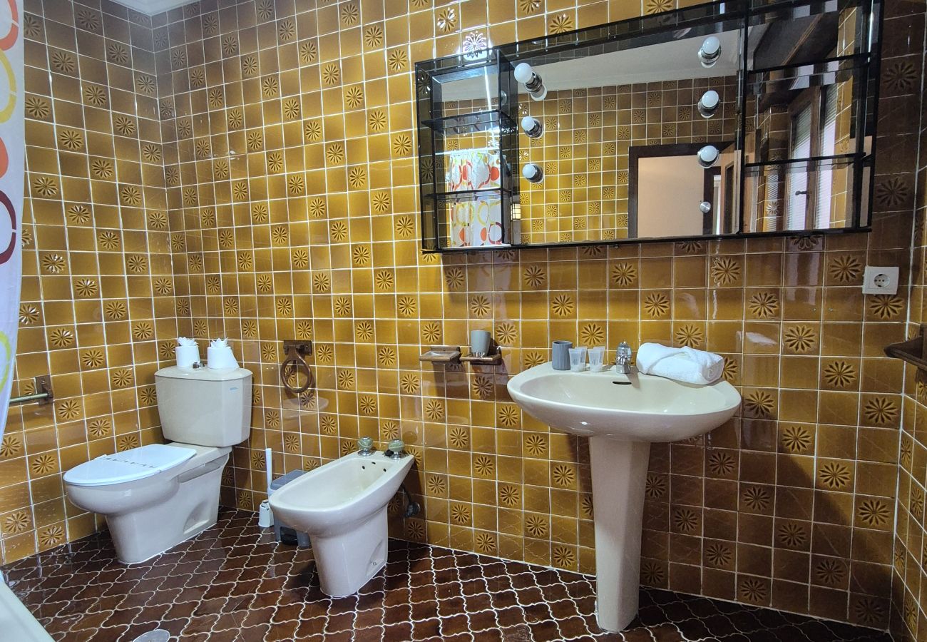 Apartamento en Langreo - 33A02 Amplio Apartamento en Tuilla