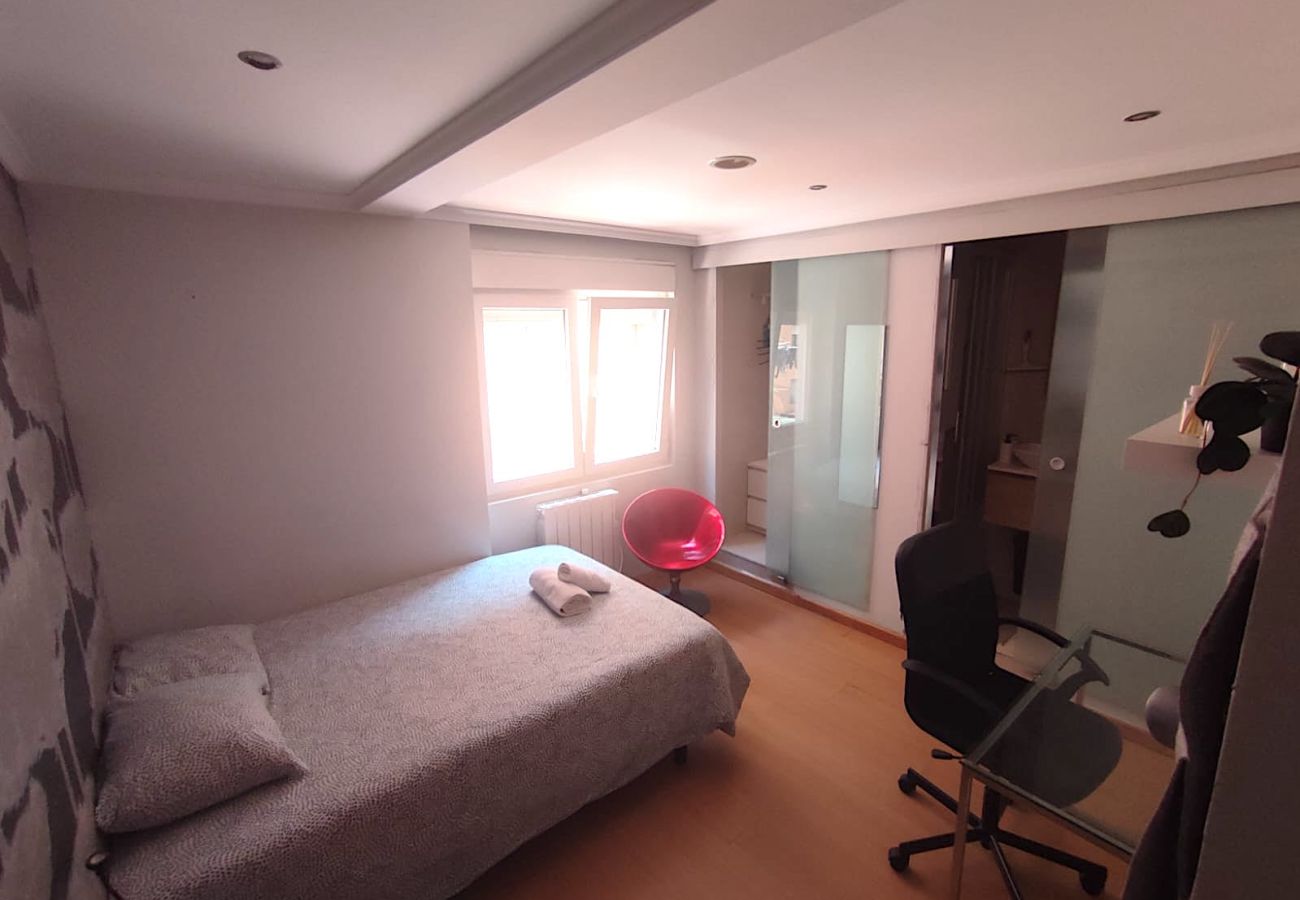 Apartamento en Oviedo - 625B 4 Suites Pumarín