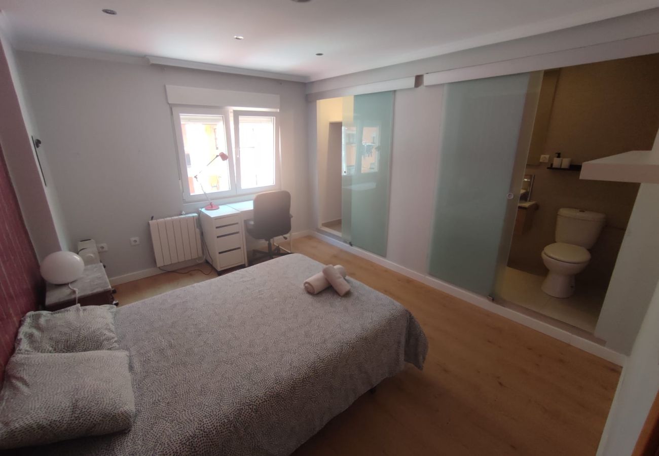 Apartamento en Oviedo - 625B 4 Suites Pumarín