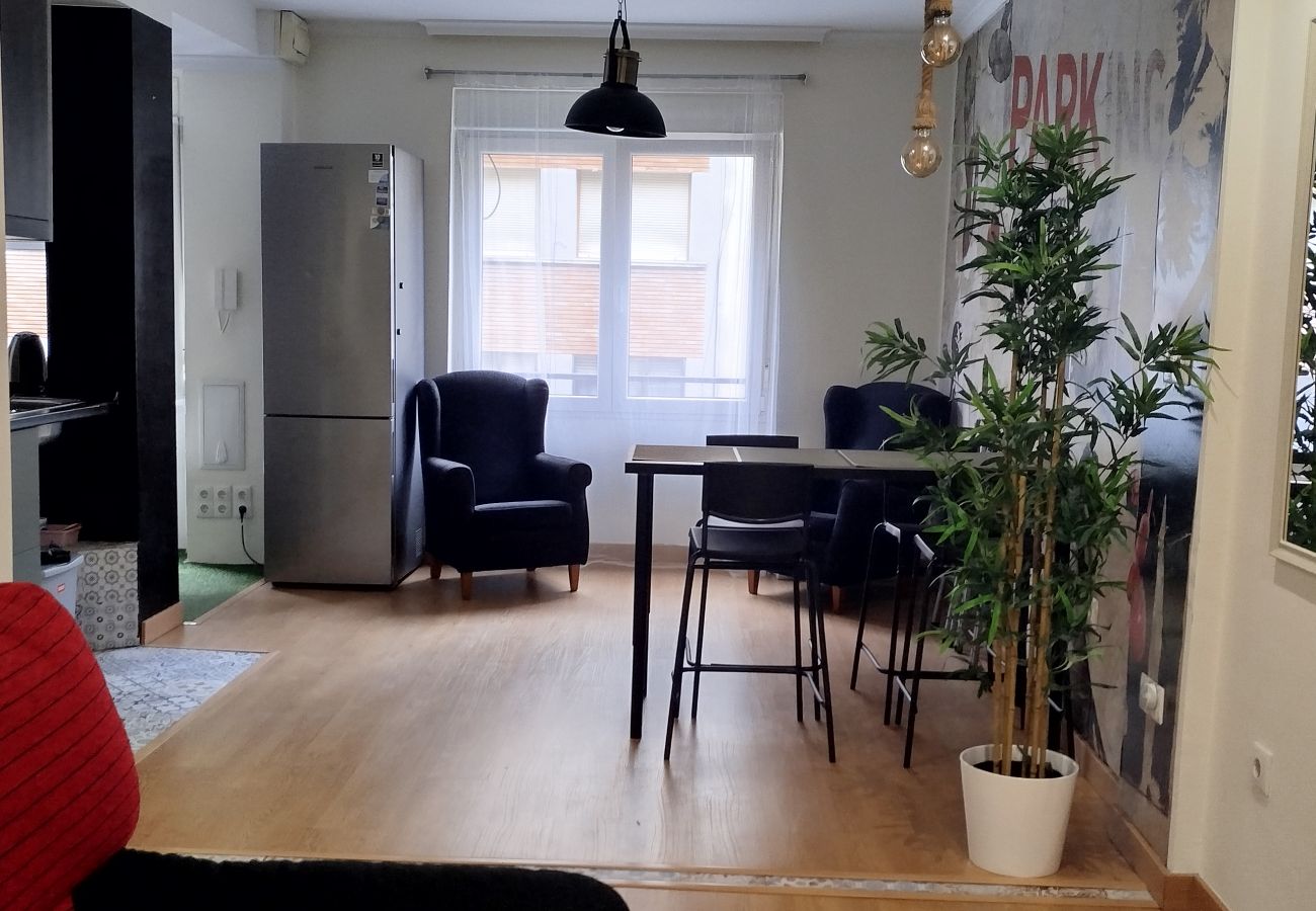 Apartamento en Oviedo - 625B 4 Suites Pumarín