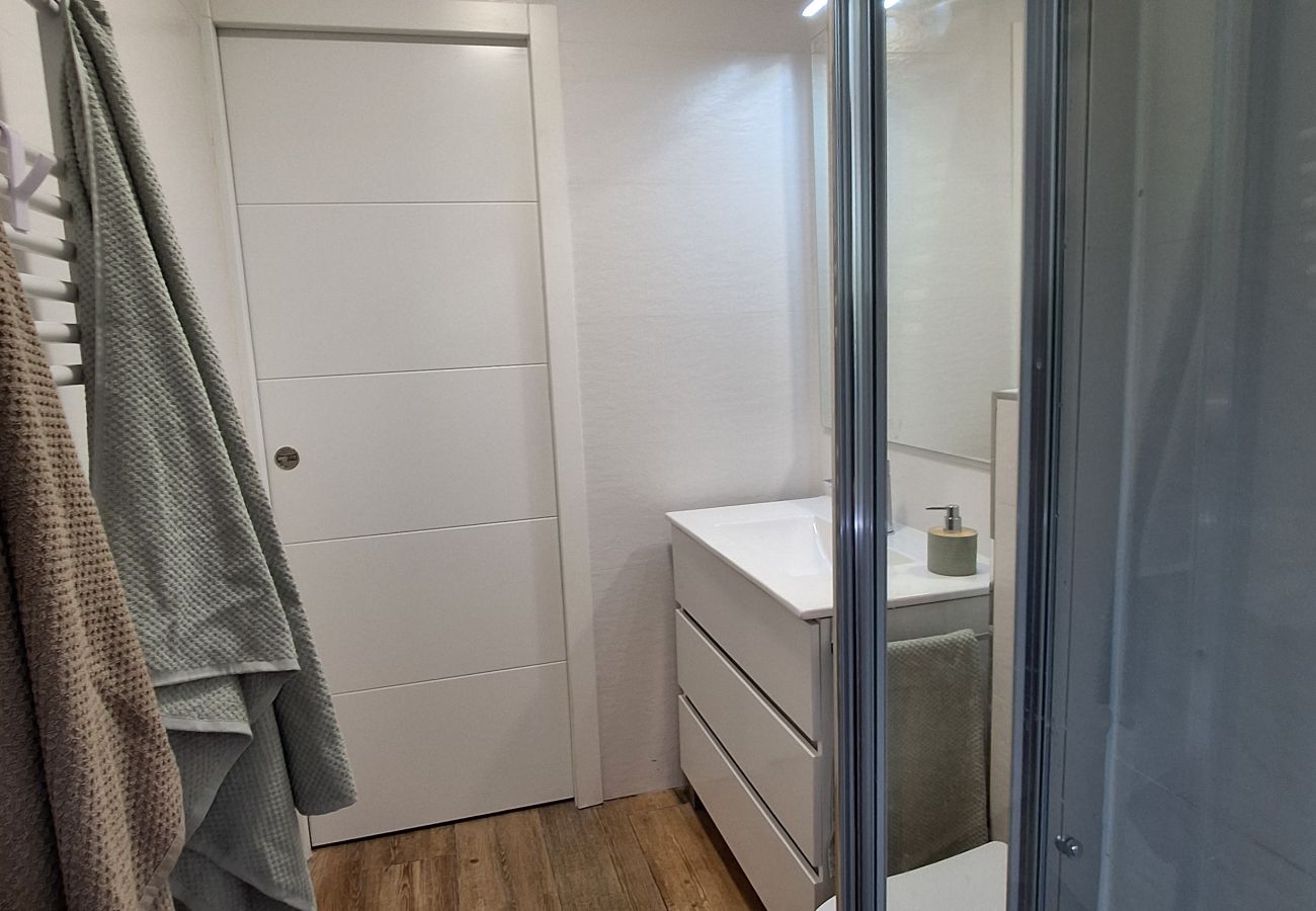 Apartamento en Langreo - 33A03 Apto para 4 pax en Langreo
