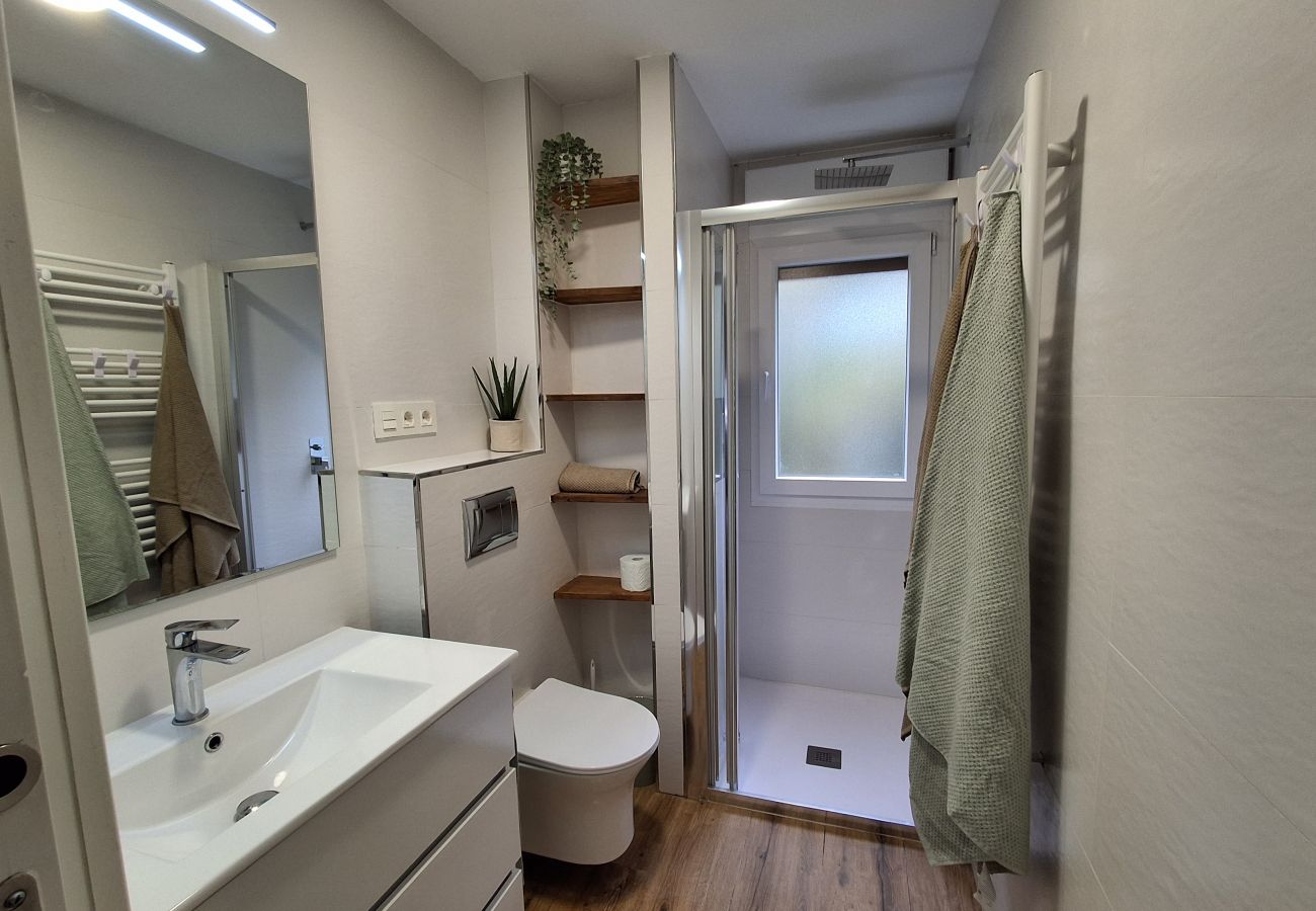 Apartamento en Langreo - 33A03 Apto para 4 pax en Langreo