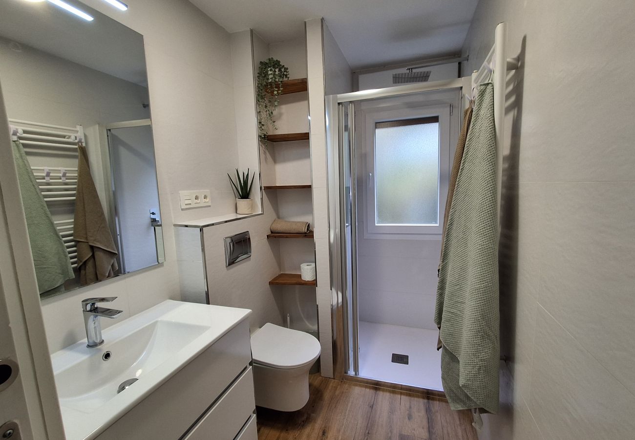 Apartamento en Langreo - 33A03 Apto para 4 pax en Langreo