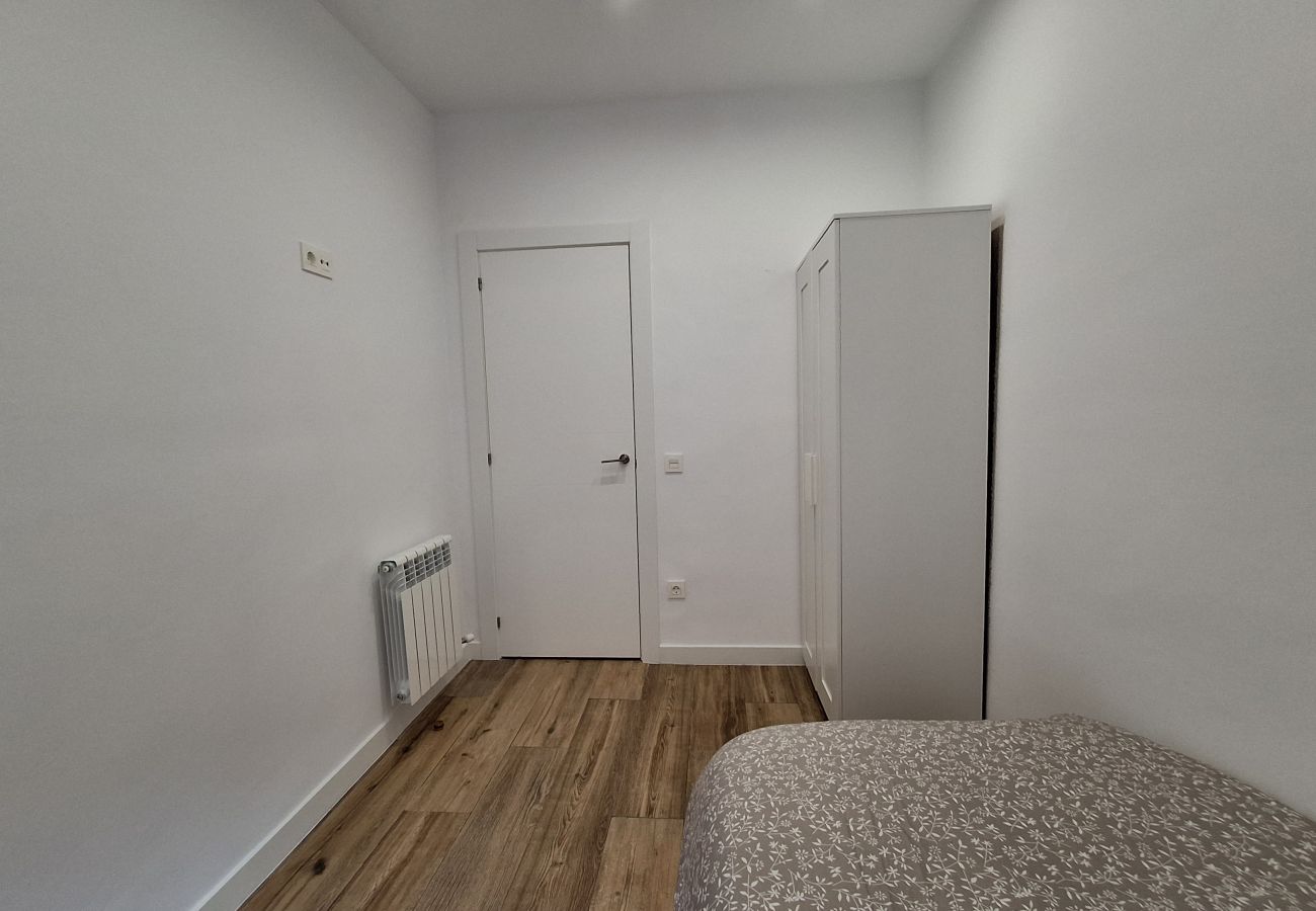 Apartamento en Langreo - 33A03 Apto para 4 pax en Langreo