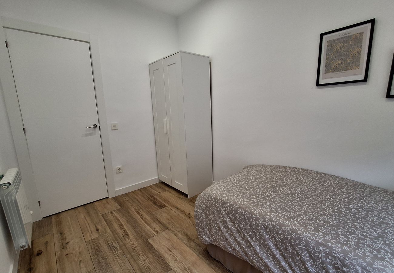 Apartamento en Langreo - 33A03 Apto para 4 pax en Langreo