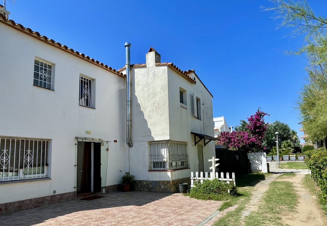 Casa adosada en Torroella de Montgri - CASA EVA