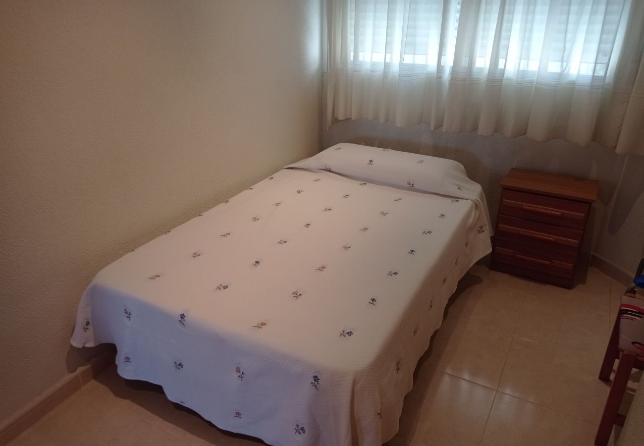 Apartamento en Playa de Gandía - 1.Bahamas I esc.II 8º pta.15