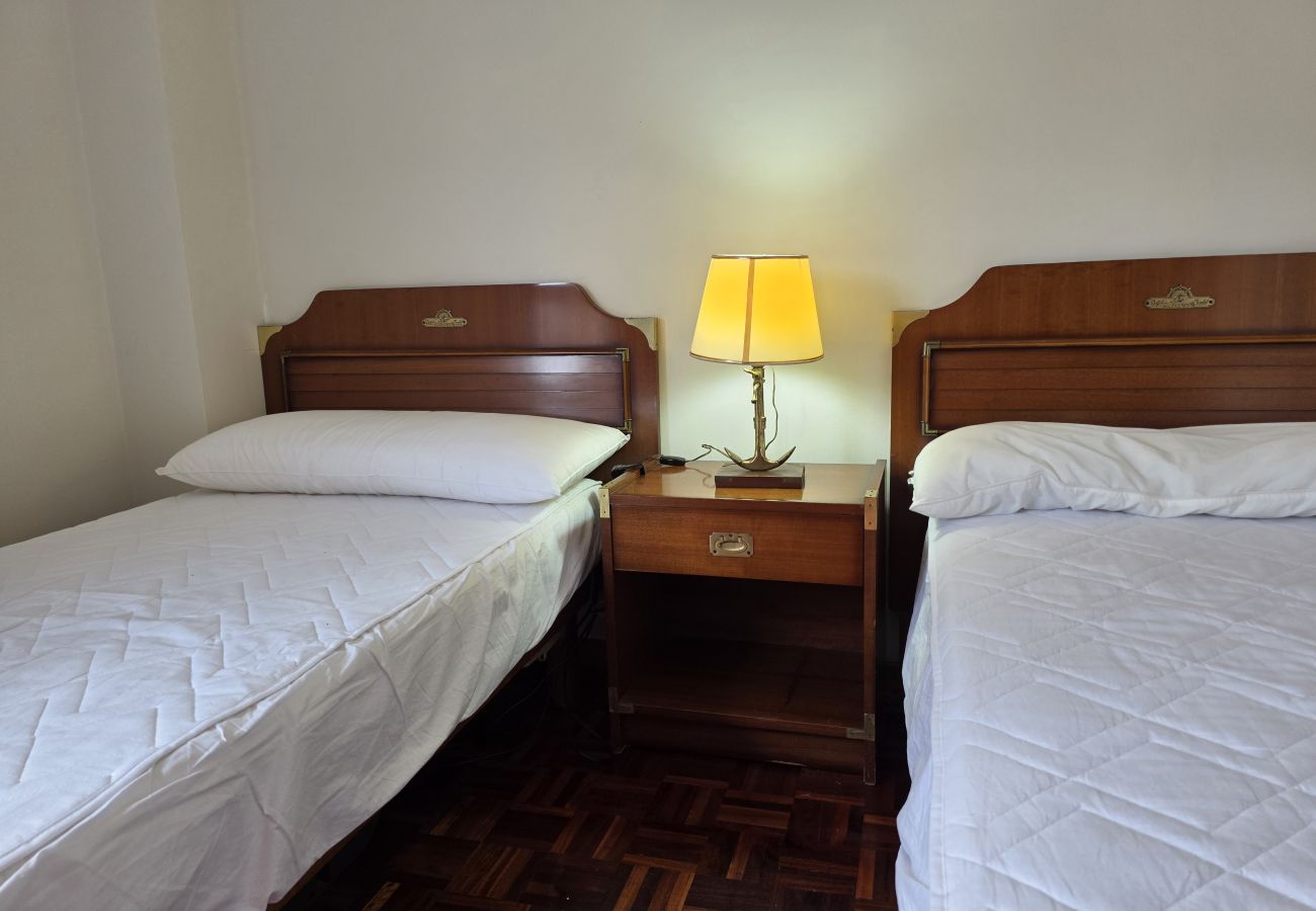 Apartamento en Gijón - 1A159 Alquiler DE TERMPORADA 3 dormitorios