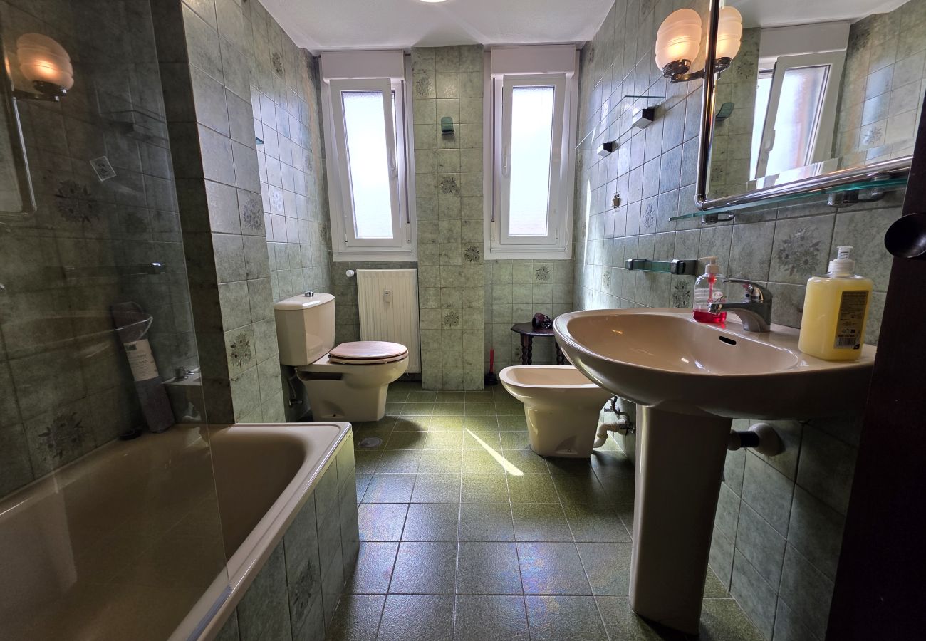 Apartamento en Gijón - 1A159 Alquiler DE TERMPORADA 3 dormitorios