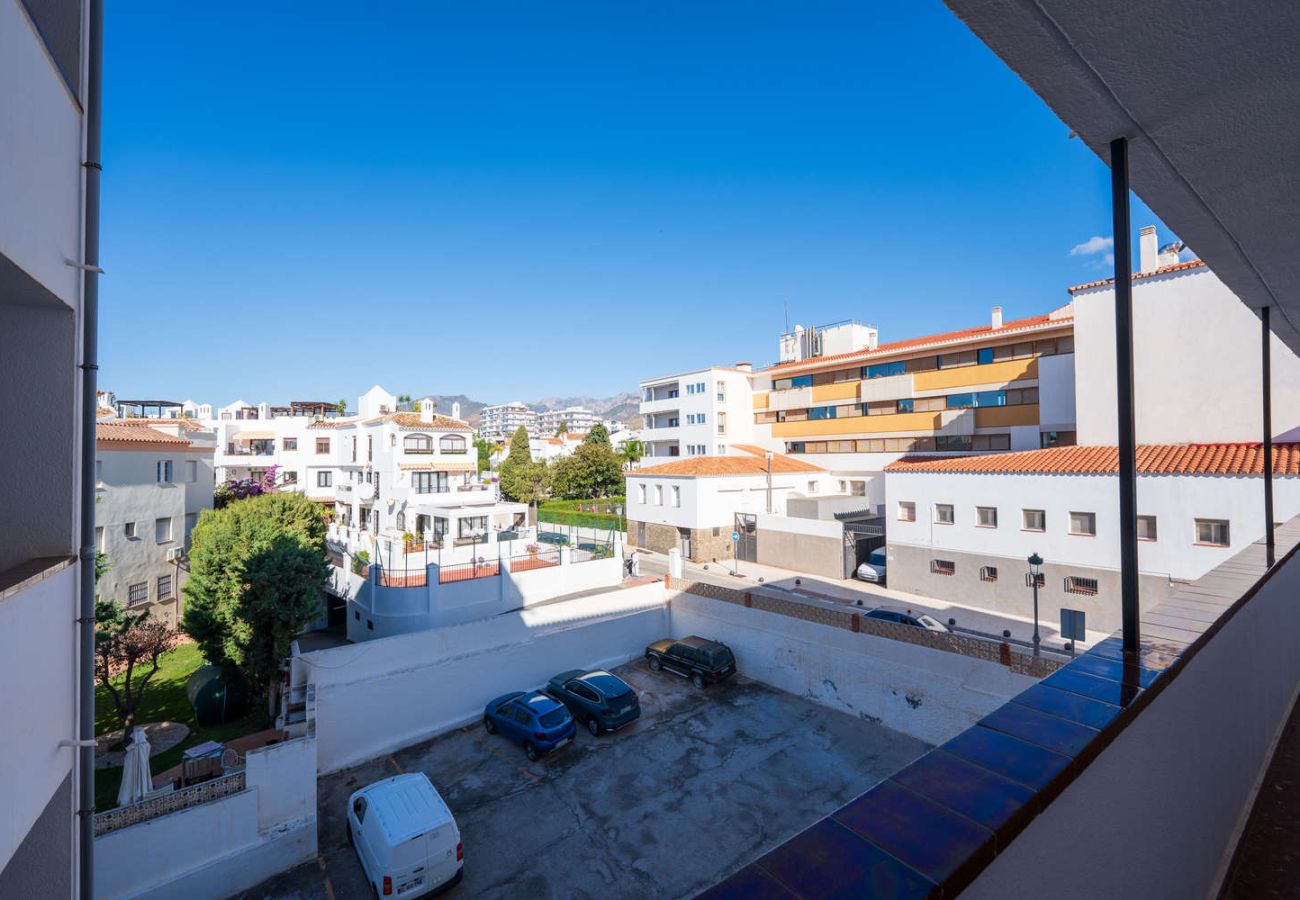 Aparcamiento comunitario del Edificio Acapulco disponible para huéspedes