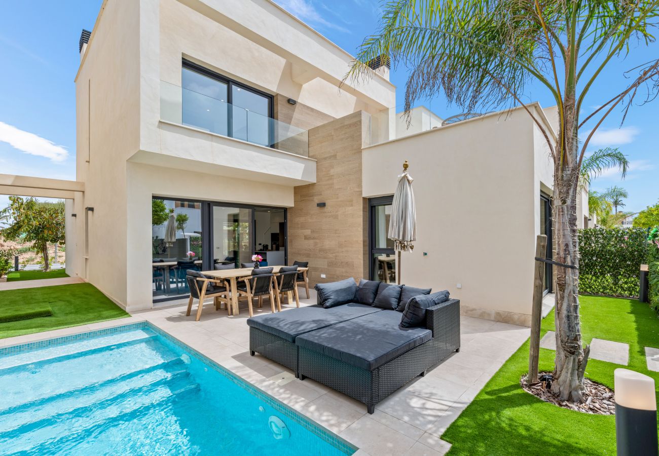 Villa en Torre Pacheco - DreamInBlue Villa by Fidalsa