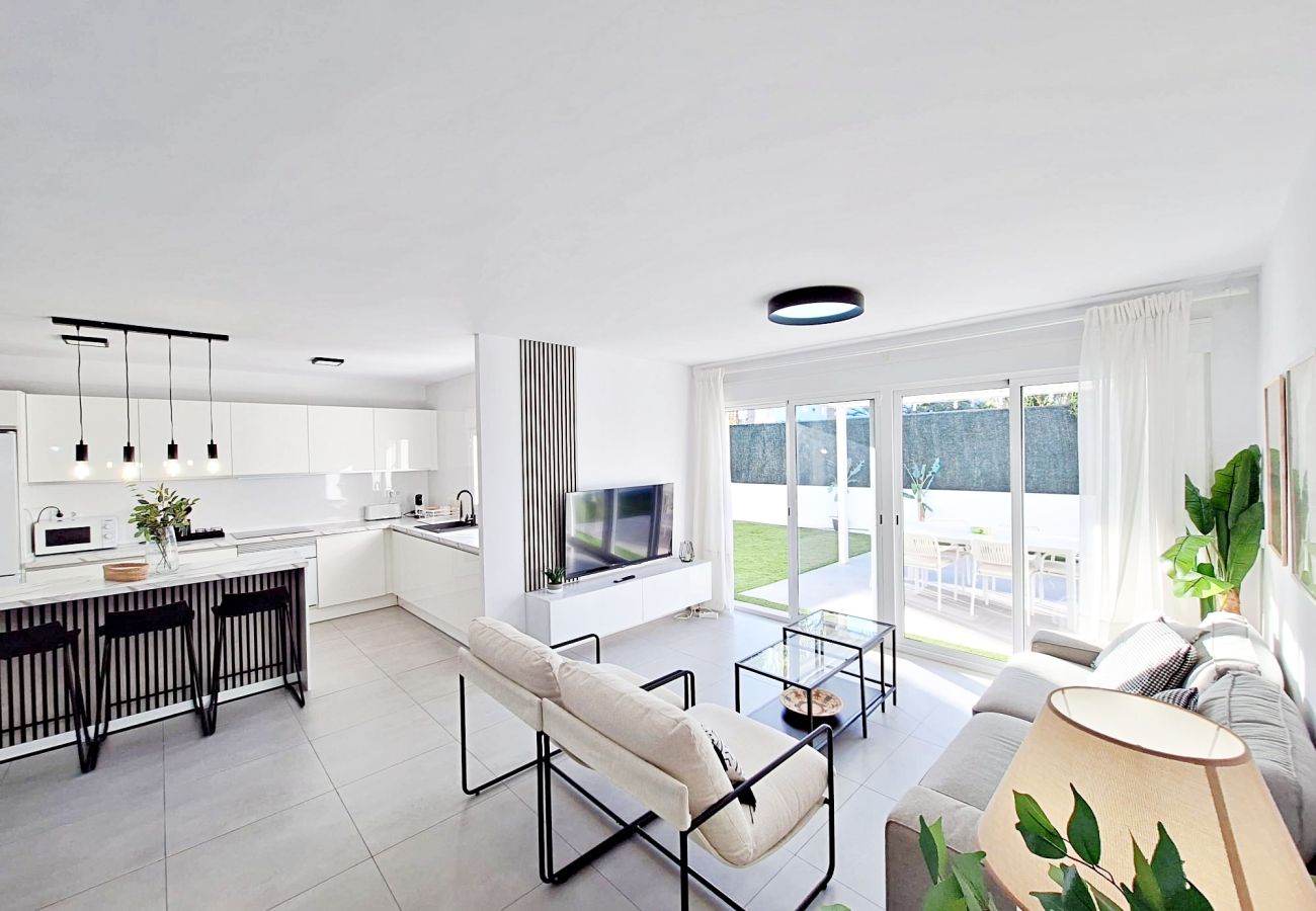 Apartamento en Vera playa - Puerto Rey bajo