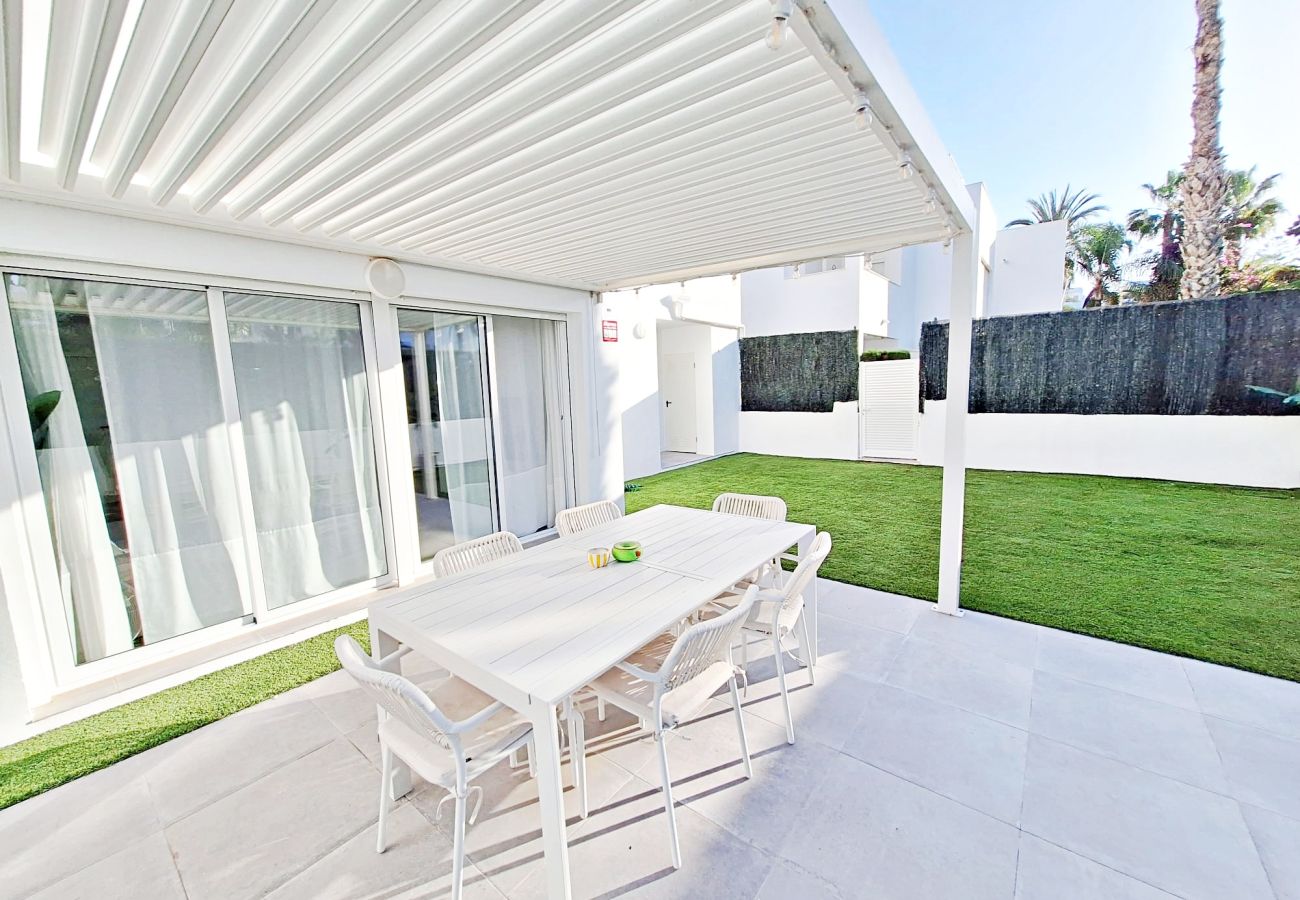 Apartamento en Vera playa - Puerto Rey bajo