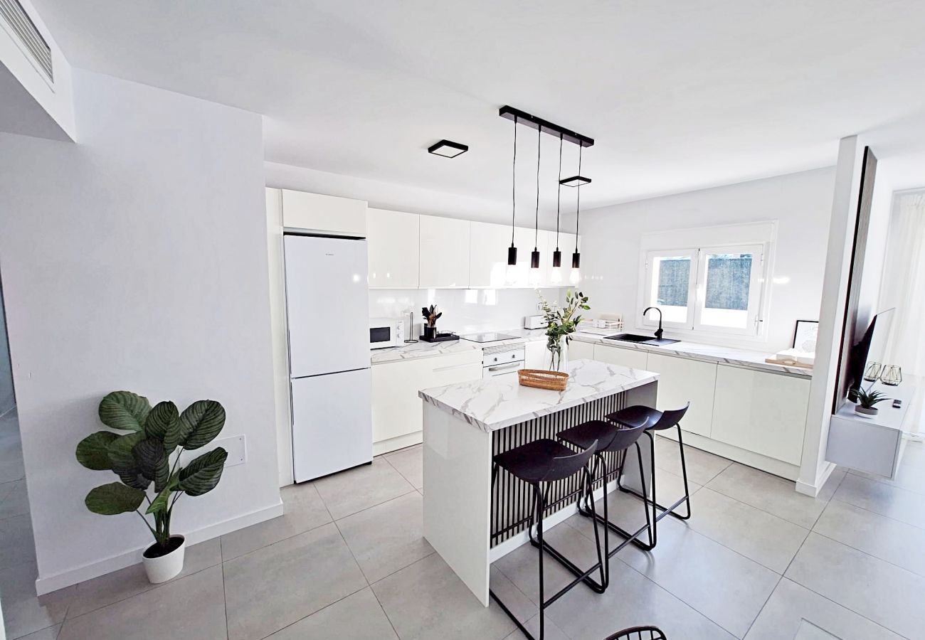 Apartamento en Vera playa - Puerto Rey bajo