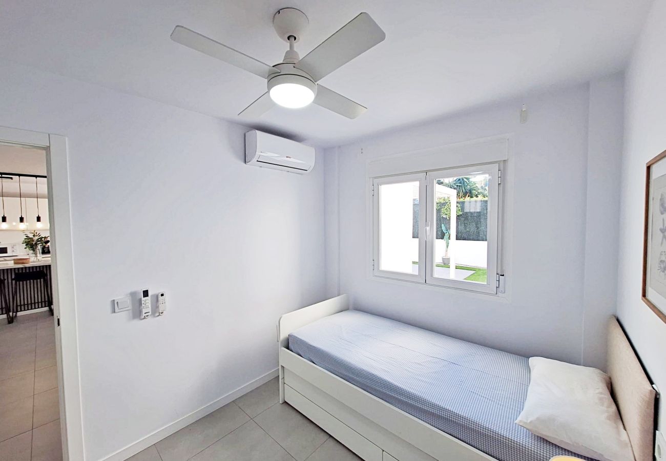 Apartamento en Vera playa - Puerto Rey bajo