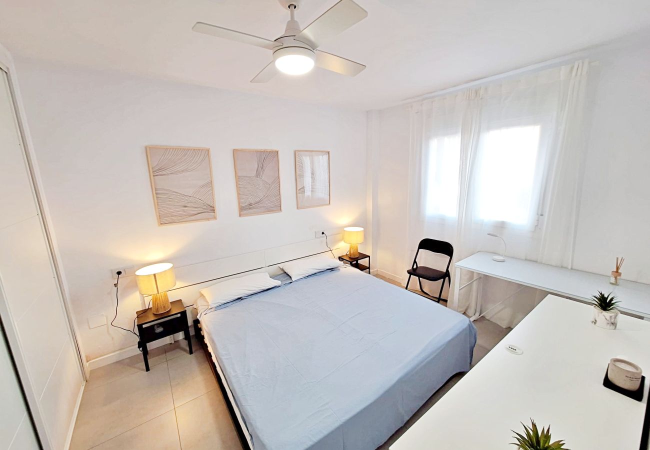 Apartamento en Vera playa - Puerto Rey bajo