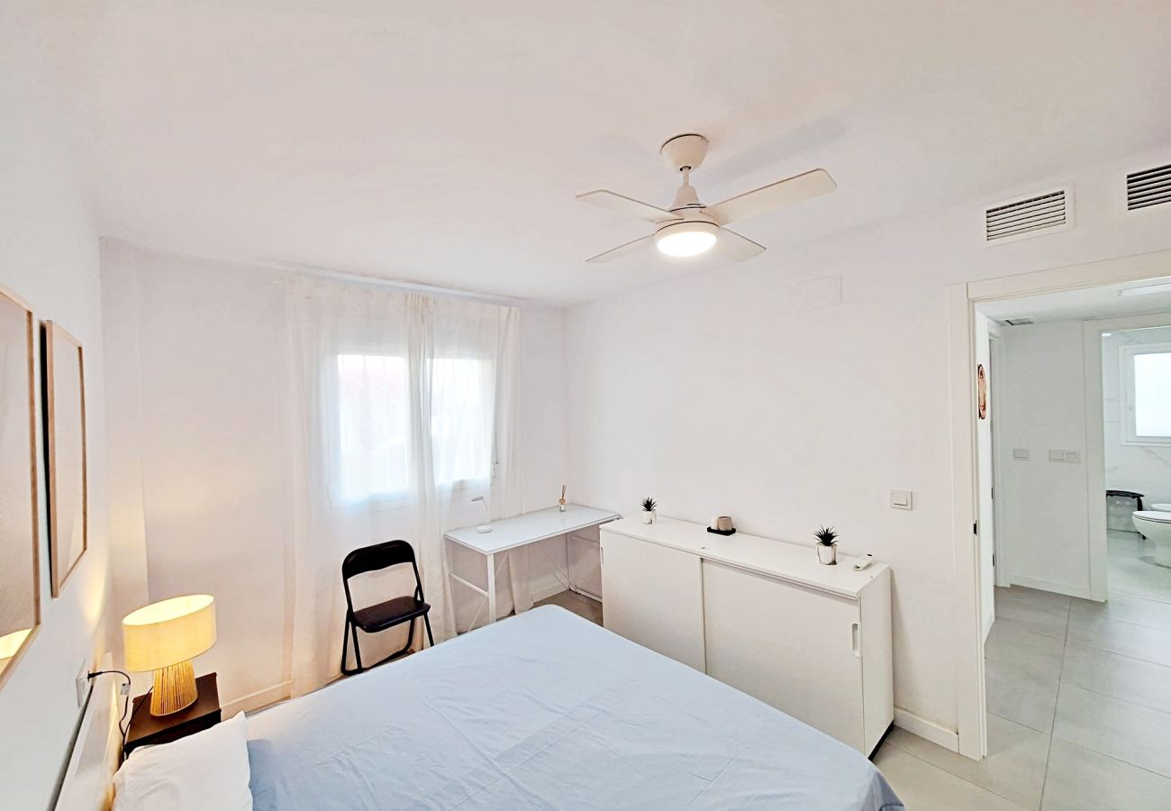 Apartamento en Vera playa - Puerto Rey bajo