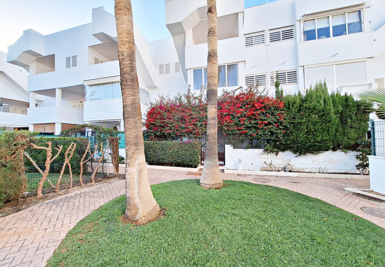 Apartamento en Vera playa - Puerto Rey bajo