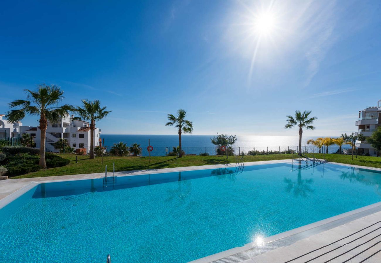 Apartamento en Torrox Costa - Luxury Pool View Isea 1111