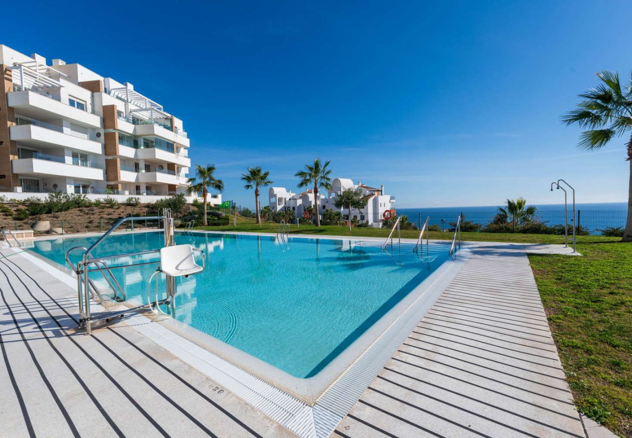Apartamento en Torrox Costa - Luxury Pool View Isea 1111