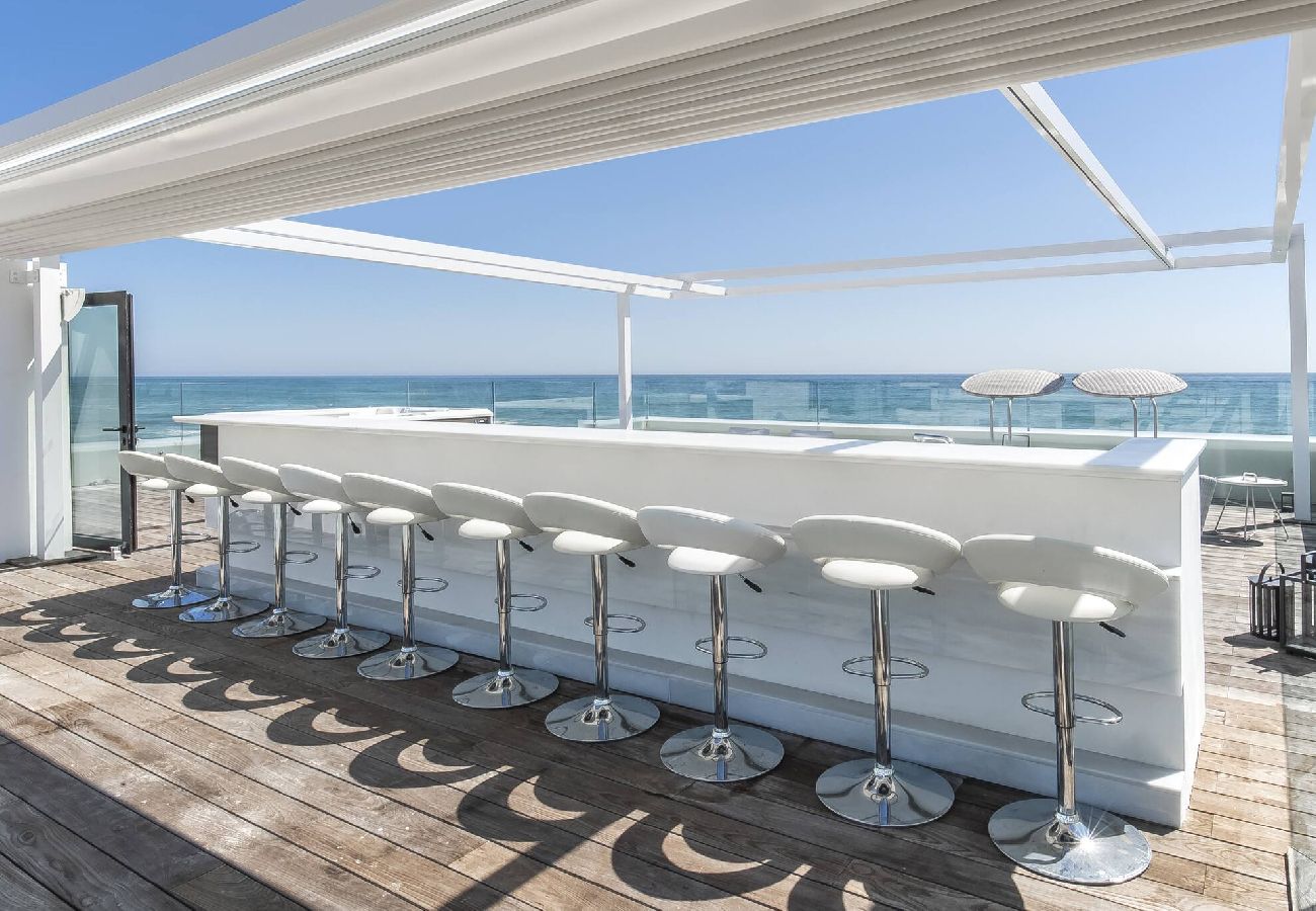Villa en Marbella - 3326 Costabella Frontline