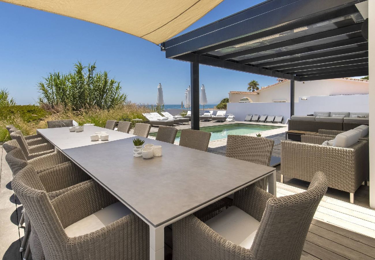 Villa en Marbella - 3326 Costabella Frontline