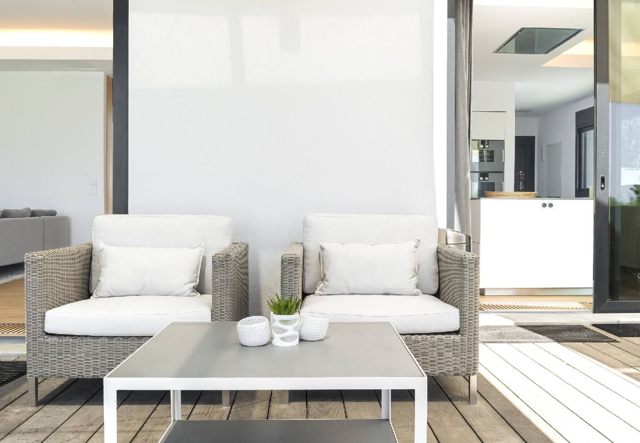 Villa en Marbella - 3326 Costabella Frontline