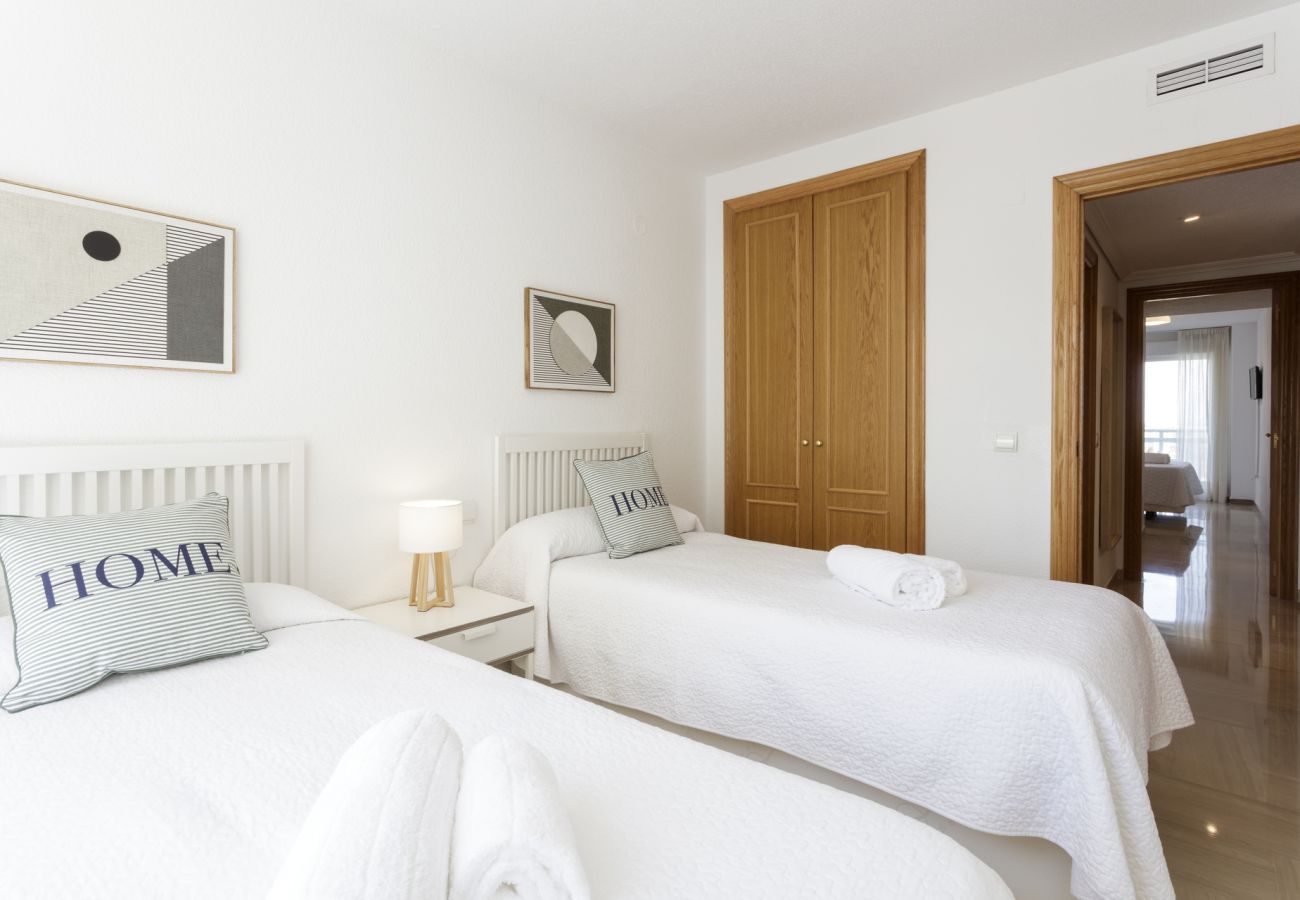 Apartamento en Playa de Gandía - 40. AG AIGUABLAVA 3-3