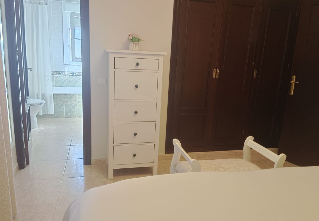Chalet en Chiclana de la Frontera - R012 MORENA