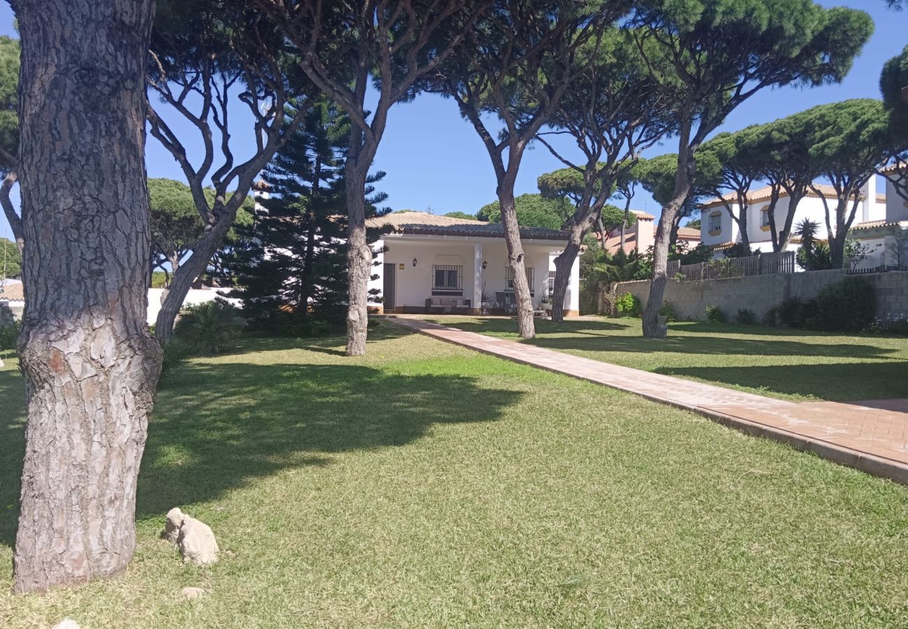 Chalet en Chiclana de la Frontera - R012 MORENA