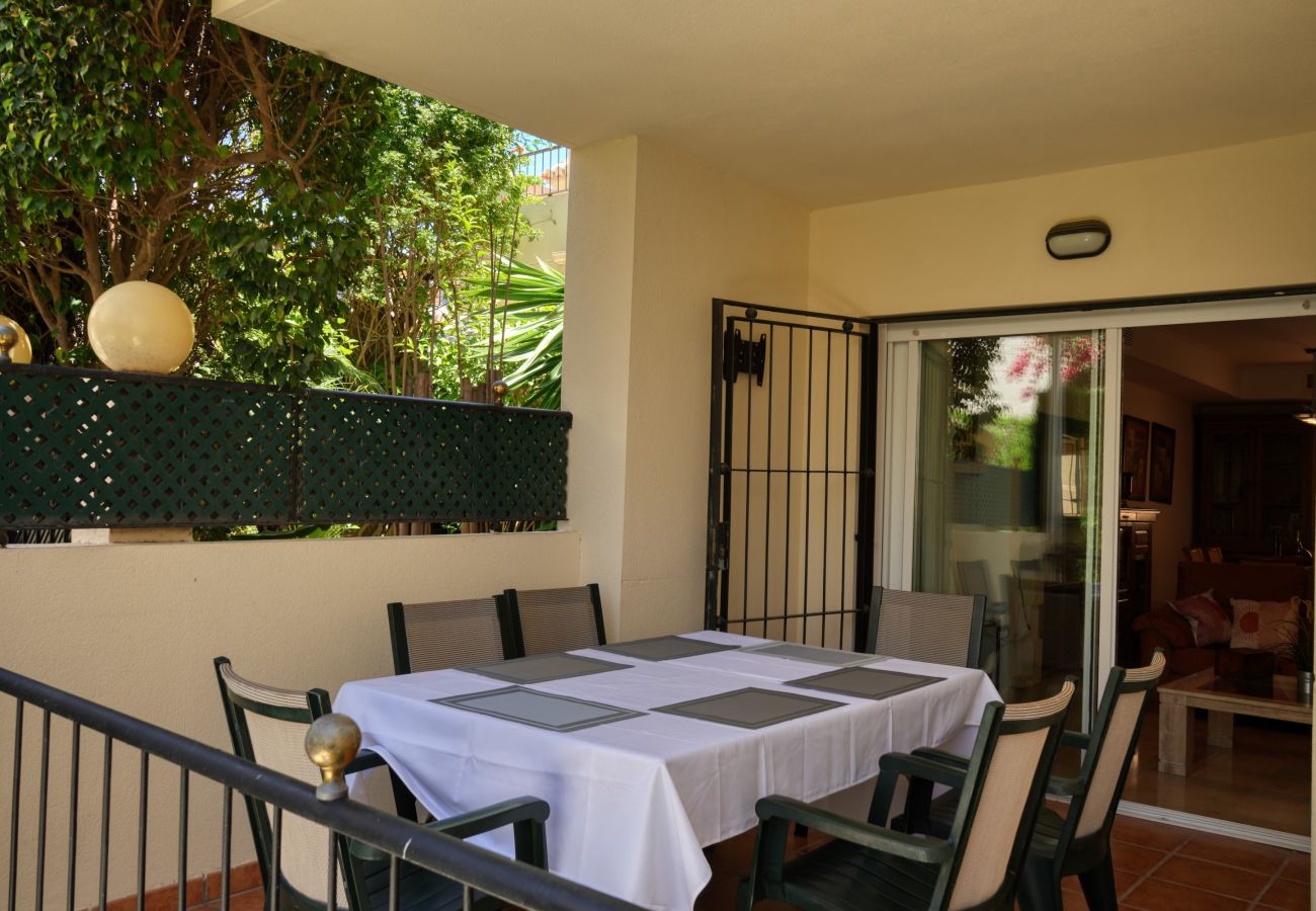 Casa adosada en Marbella - 3160 Elegant Seafront House