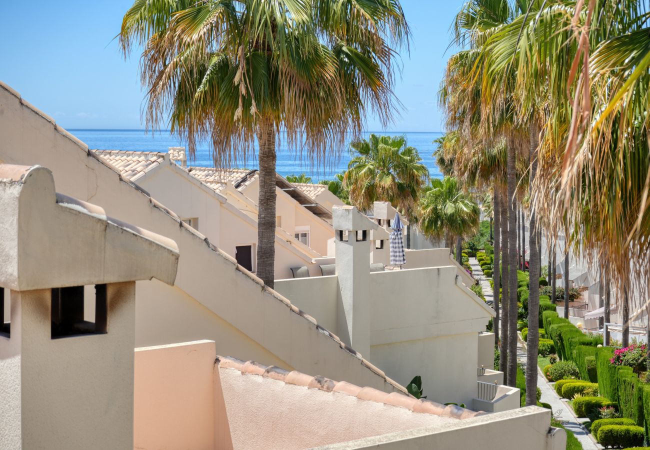 Casa adosada en Marbella - 3160 Elegant Seafront House