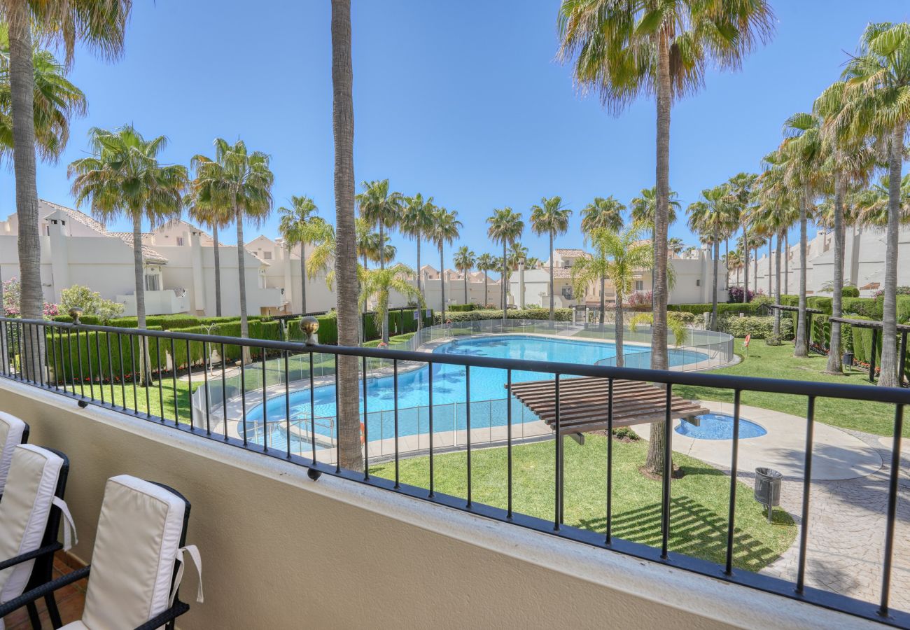 Casa adosada en Marbella - 3150 Seaside Home with Stunning Sea Views