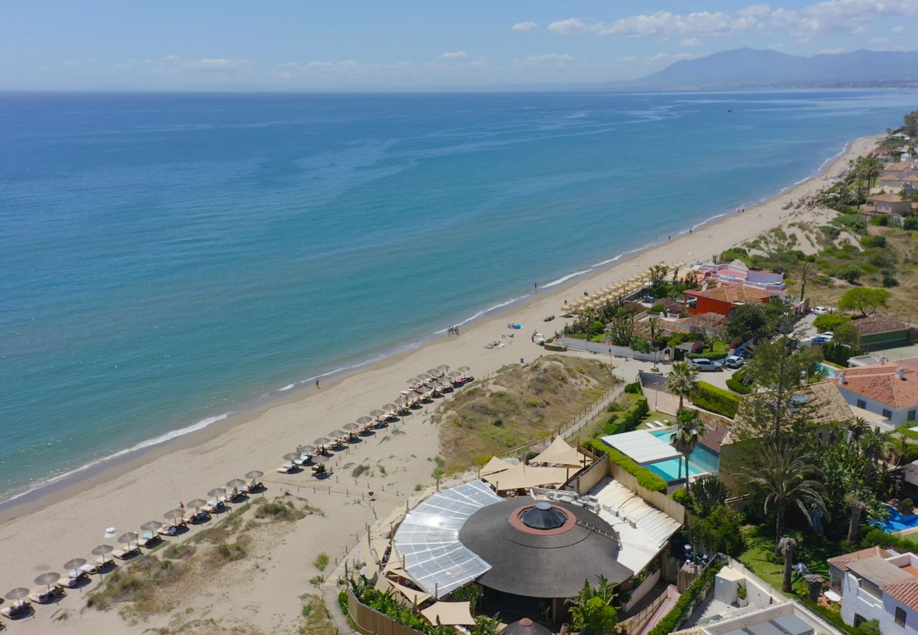 Casa adosada en Marbella - 3150 Seaside Home with Stunning Sea Views