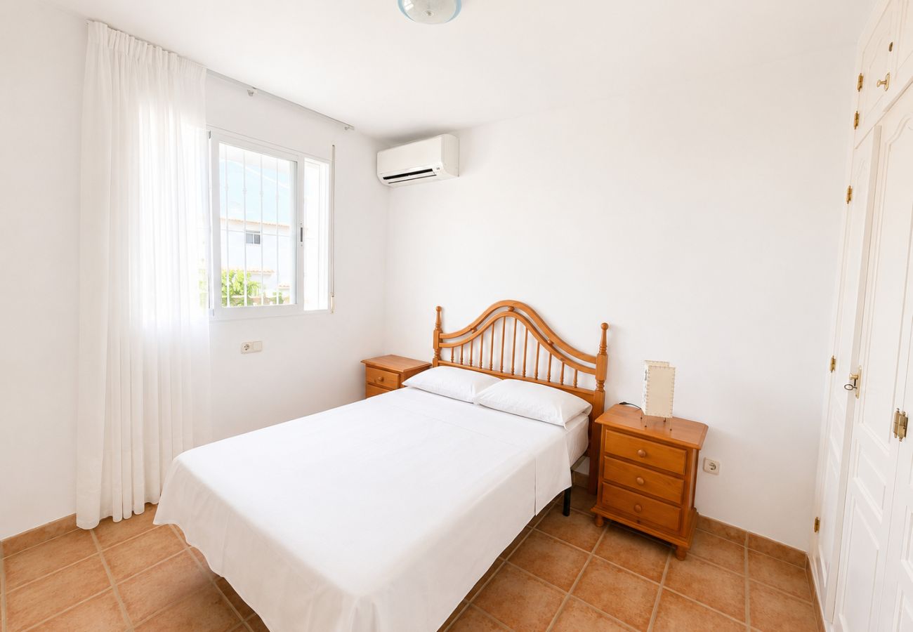 Casa en Alcoceber / Alcossebre - Villa Tres Playas | Gran patio privado · Piscina ·