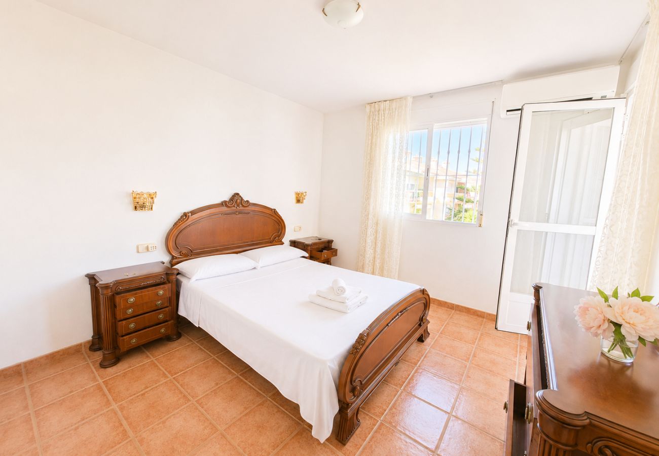Casa en Alcoceber / Alcossebre - Villa Tres Playas | Gran patio privado · Piscina ·